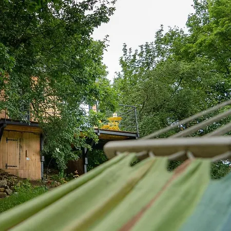 Casa de Férias Le Moonloft Insolite Tiny-house Dans Les Arbres & 1 Seance De Sauna Pour 2 Avec Vue Panoramique